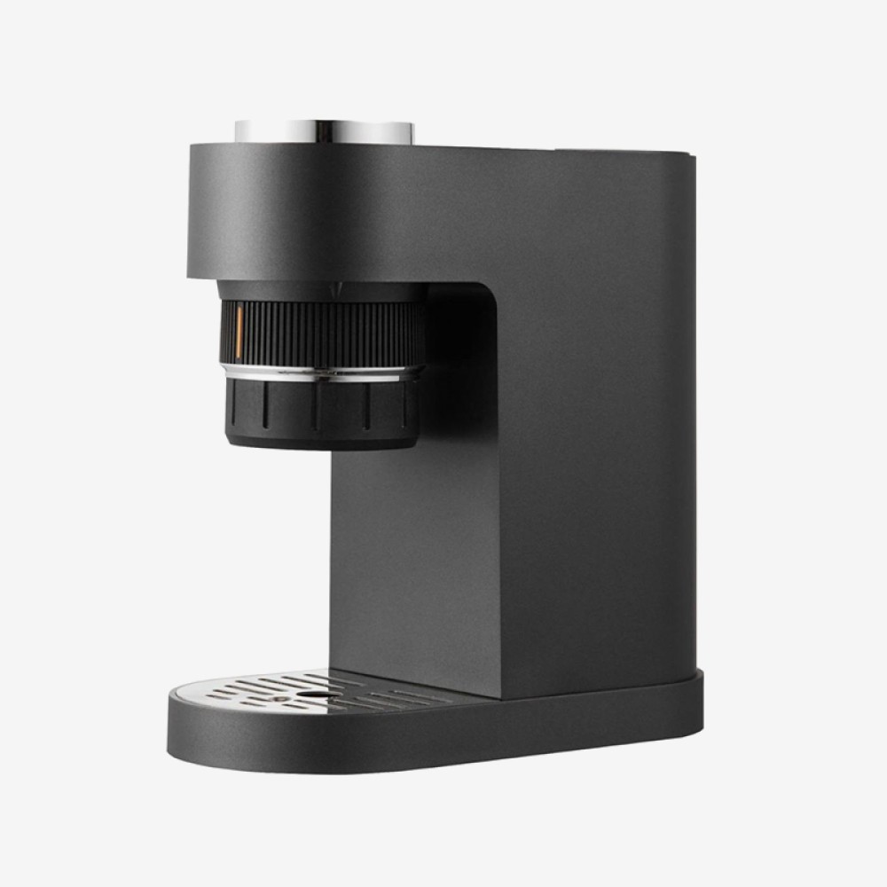 Outdoor rechargeable capsule coffee machine